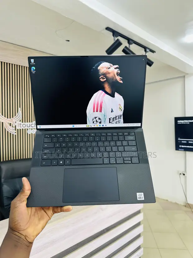 Dell Precision 5550 Laptop - 1