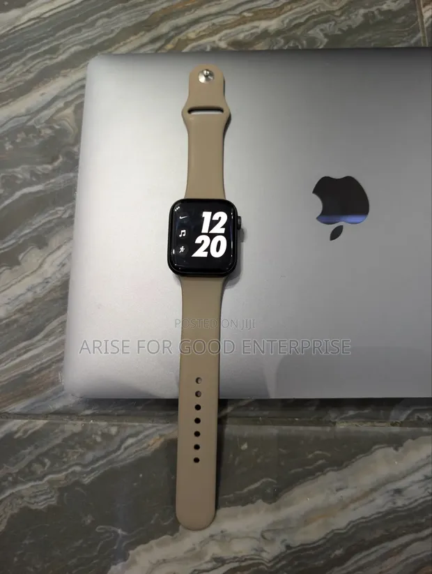 Apple Watch Series 6 44MM LTE (Used) - 1