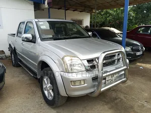 Isuzu D-MAX 2008 Silver