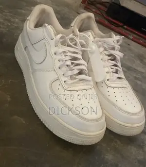 Used White Nike Low-Top Sneakers - Size 41