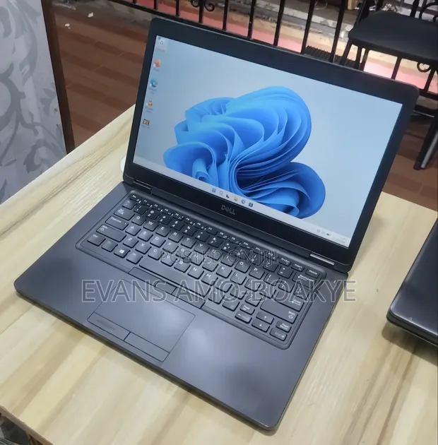 Dell Latitude 5490 Laptop - Core i5, 8GB RAM, 256GB SSD - 1
