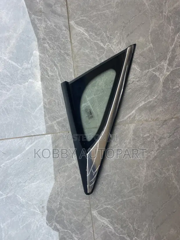Honda Civic Body Vent Quarter Window Glass (2016-2020) - 1