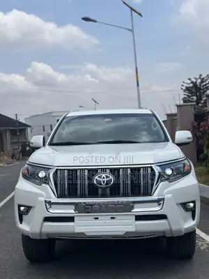 Toyota Land Cruiser Prado 2017 White