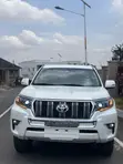 Toyota Land Cruiser Prado 2017 White - 3