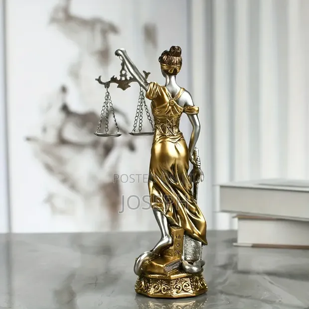 Goddess of Justice Office Deco Statue 37cm H - 1