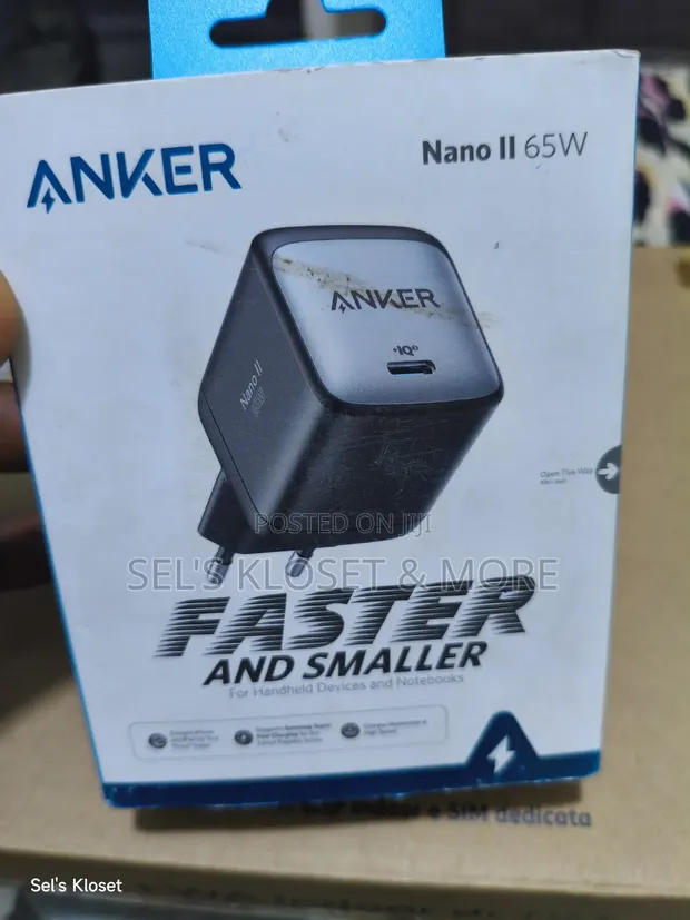 Anker 715 Charger (Nano II 65W) - 1
