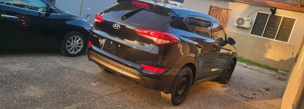 Hyundai Tucson SE FWD 2017 Black - 1