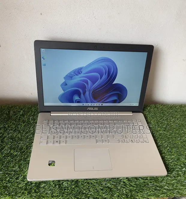 Asus Laptop: Intel Core i7, 8GB RAM, 256GB SSD, Nvidia GTX 960M - 1