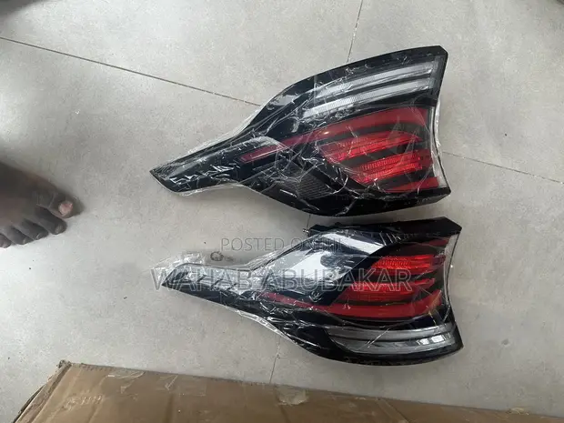 Kia Sportage 2023 Taillight Pair - 1