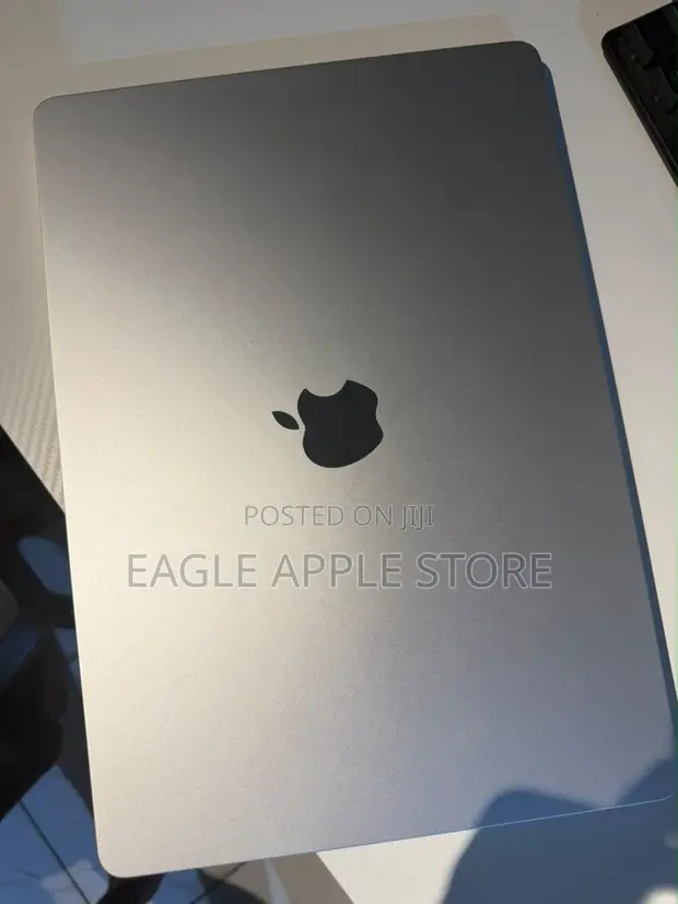 Apple MacBook Air M4 16GB RAM 256GB SSD - 1