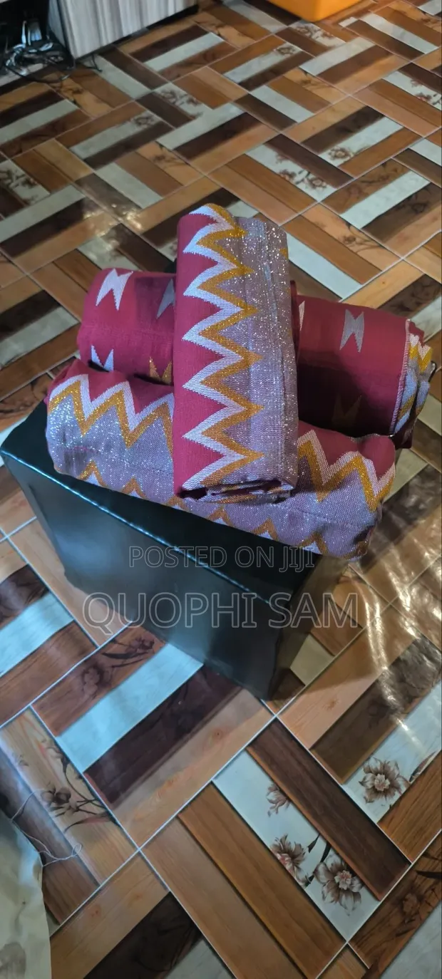 Couple Kente - Bowre Wine & Ask Design - 1