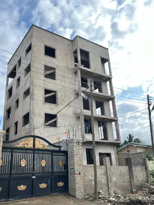 10-Bedroom House for Sale in Twelve Stones Realty, West Hills Mall Area