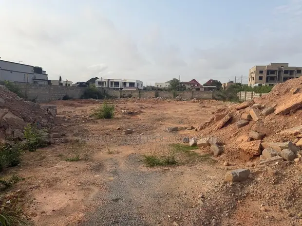 Mixed-use Land for Sale in Sege - 1