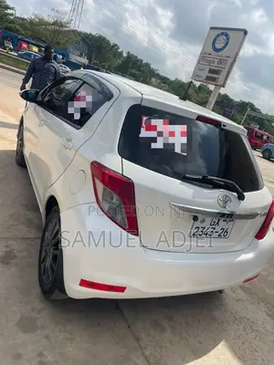 Toyota Vitz 2013 White