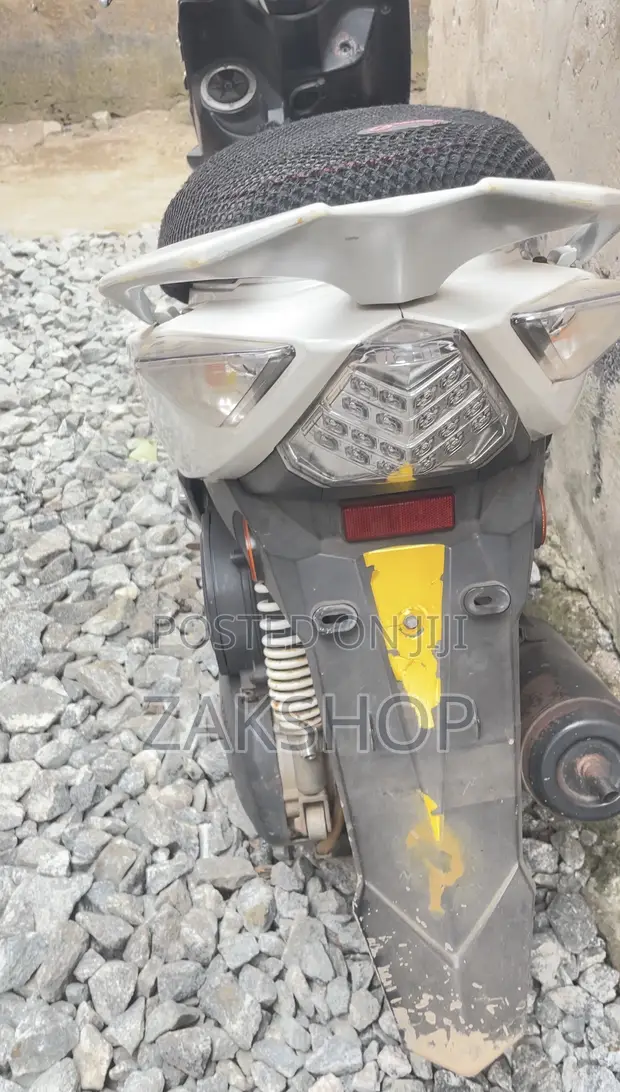 Yamaha Majesty Scooter 2021 Silver - 1