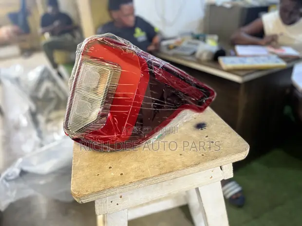 Ford Explorer 2022-2024 Real Taillight - 1