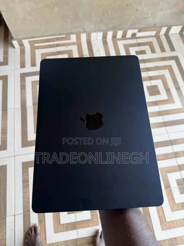 Apple MacBook Air 8GB RAM, 256GB SSD (Apple M2) - 1