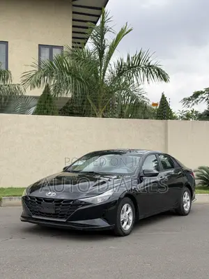 Hyundai Elantra SE 2023