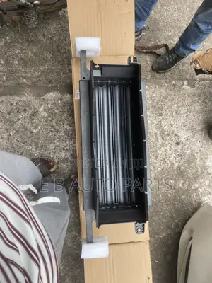 Ford F-150 2024 Shutter Grill Down With Motor