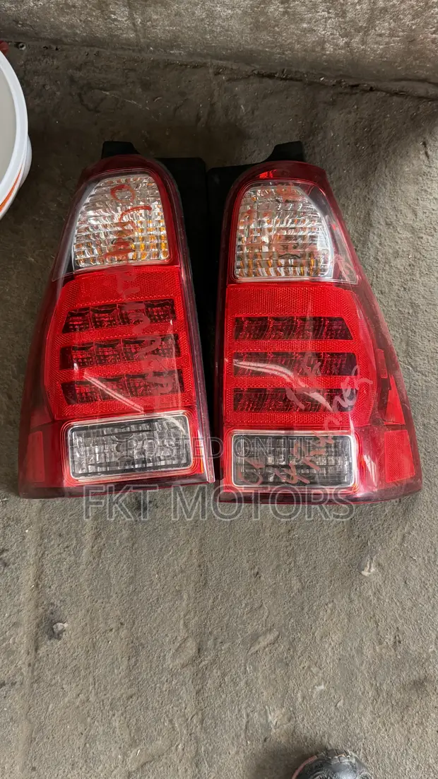 Toyota 4Runner LED Taillight (2006-2009) - 1