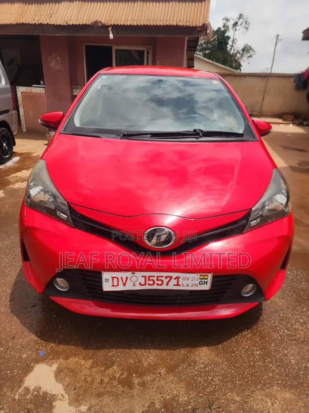 Toyota Vitz 1.3 FWD 3dr 2014 Red - 1