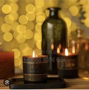 Loris Niche Luxury Scented Candle (210g)