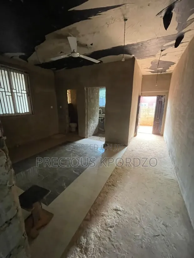 1 Bedroom Room & Parlour for Rent in Adenta New Legon - 1