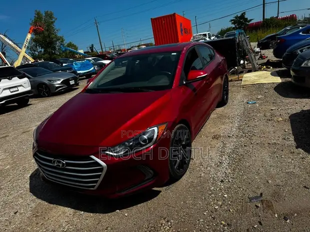 Hyundai Elantra 2017 Red - 1