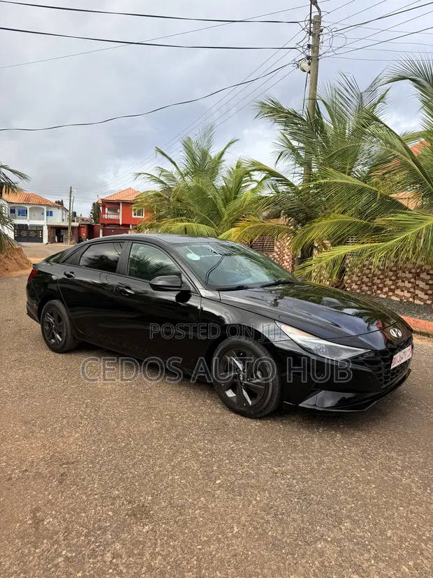 Hyundai Elantra SE 2021 Black - 1