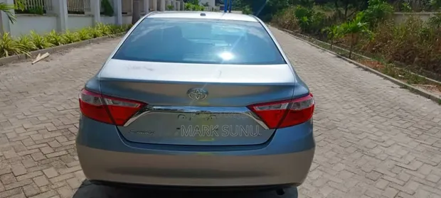 2016 Toyota Camry LE Sedan - 1