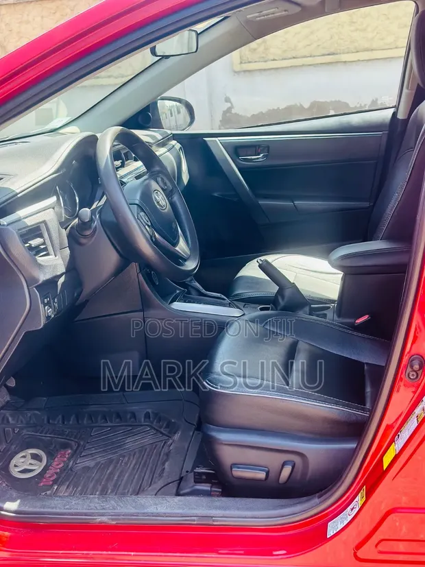 Toyota Corolla 2016 Red - 1