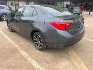 2018 Toyota Corolla SE (1.8L) Gray