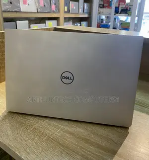 Dell XPS 13 9370 Laptop: Intel Core i7, 16GB RAM, 512GB SSD