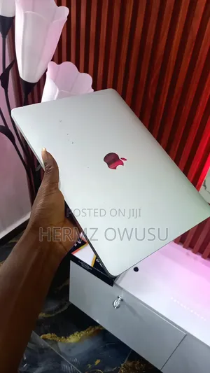 Apple MacBook Pro 2017 13" 8GB RAM 256GB SSD