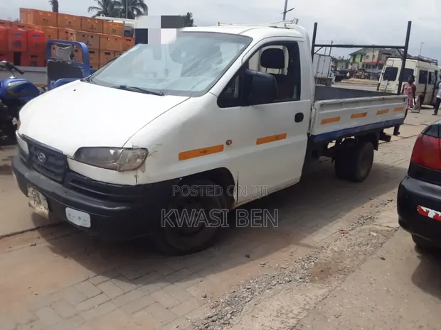Hyundai H200 Truck - 2006 Diesel - 1
