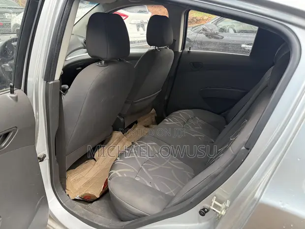 Chevrolet Spark 2014 Silver - 1