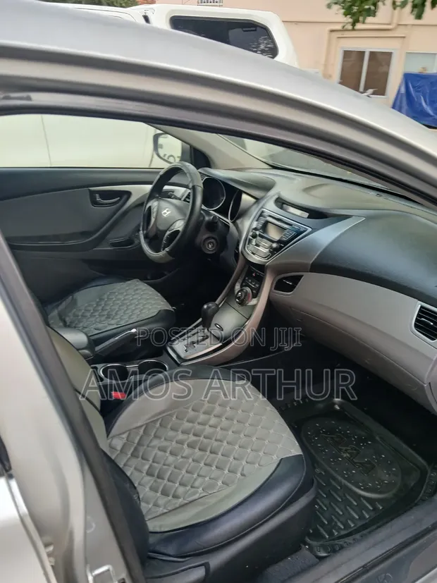 Hyundai Elantra 2013 Silver - 1