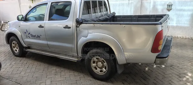 Toyota Hilux 2.7 VVT-i 4x4 SRX 2011 Silver - 1