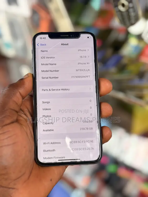 Apple iPhone XS 256GB Black - 1