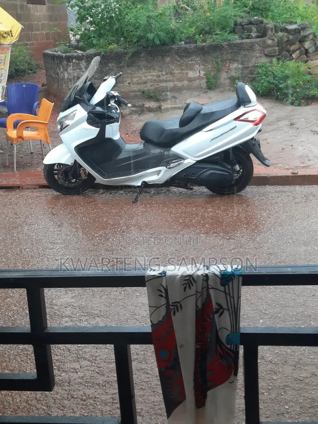 SYM Maxsym 400cc Scooter - 1