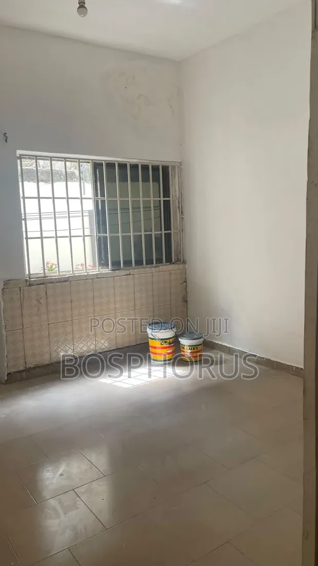 1-Bedroom Apartment for Rent in Lapaz Racecourse, Nyanmekye - 1