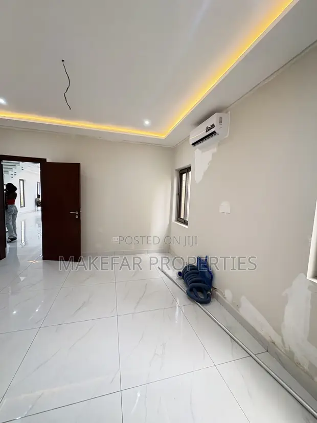 4 Bedroom House with Pool in East Legon for Sale - 1