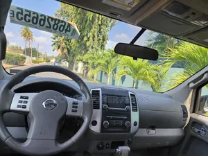 2016 Nissan Frontier SL 4x4 Crew Cab Pickup