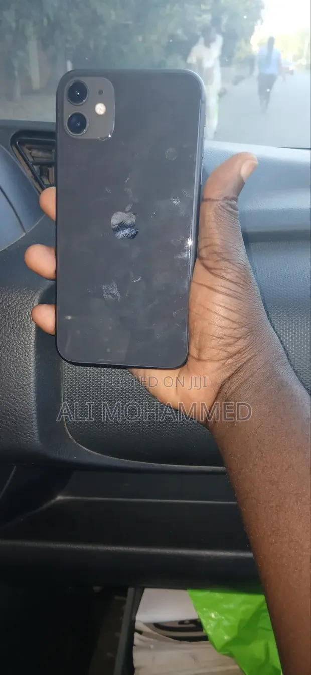 Apple iPhone 11 Pro 64GB Black - 1