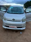 Toyota Voxy 2011 Silver - 5