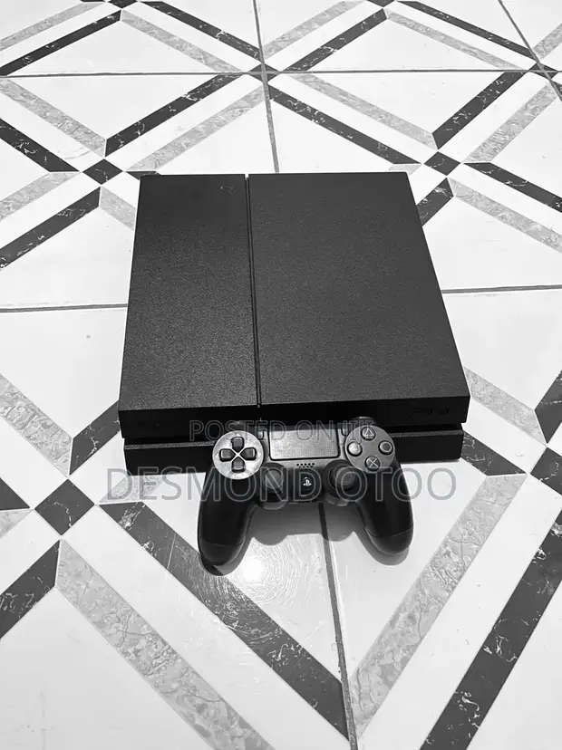 PlayStation 4 Standard - 1