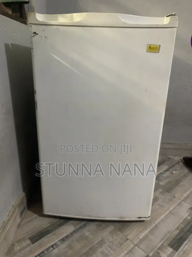 Avanti Tabletop Fridge - 1