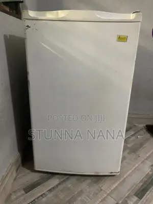 Avanti Tabletop Fridge