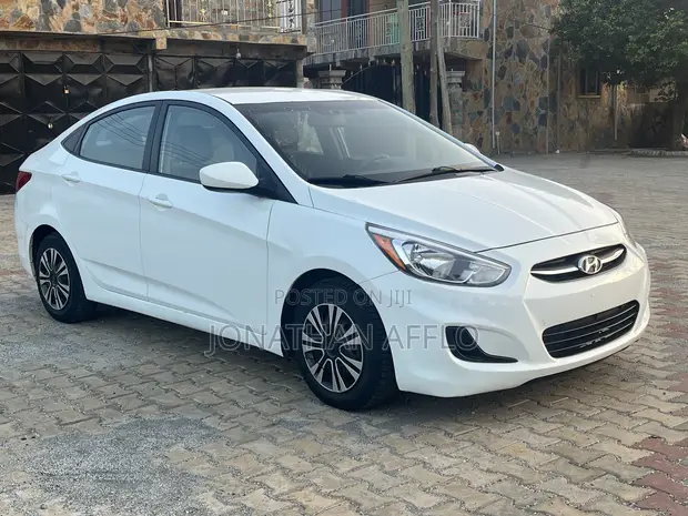 2016 Hyundai Accent SE Sedan - White - 1