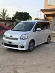 Toyota Voxy X L Edition 2WD 8-Seater 2012 Silver - 5